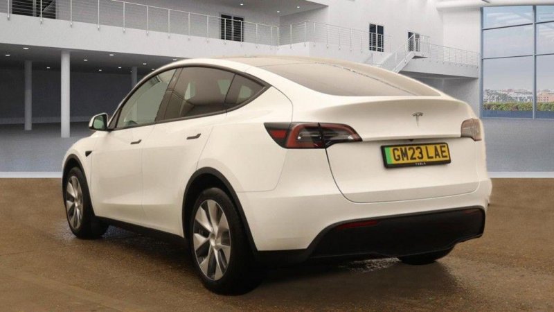 TESLA MODEL Y