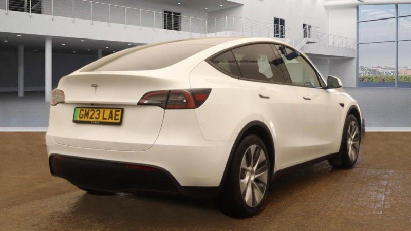 TESLA MODEL Y