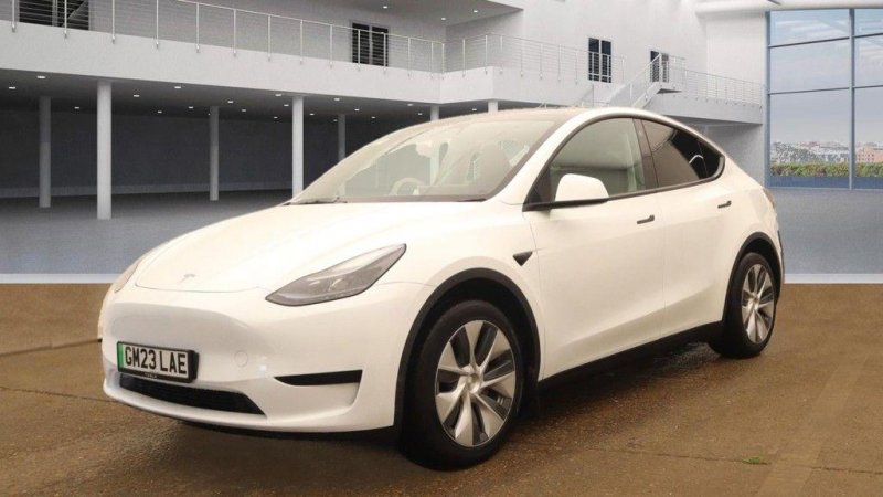 TESLA MODEL Y