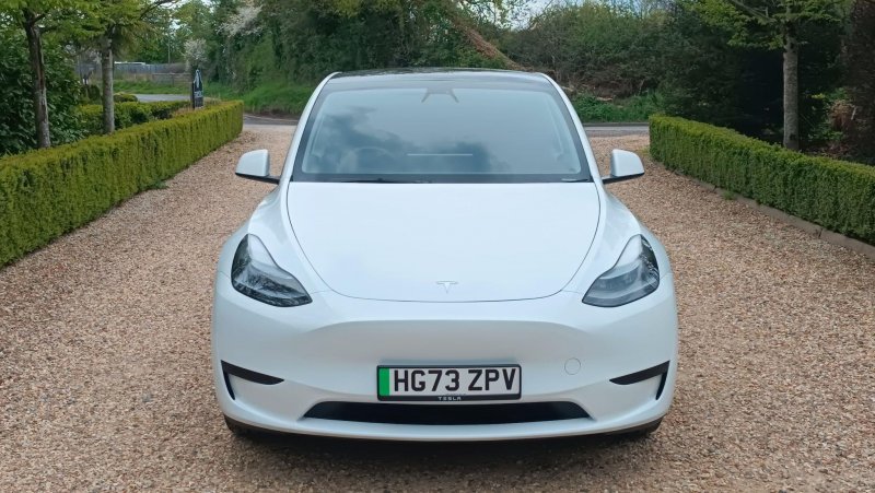 TESLA MODEL Y