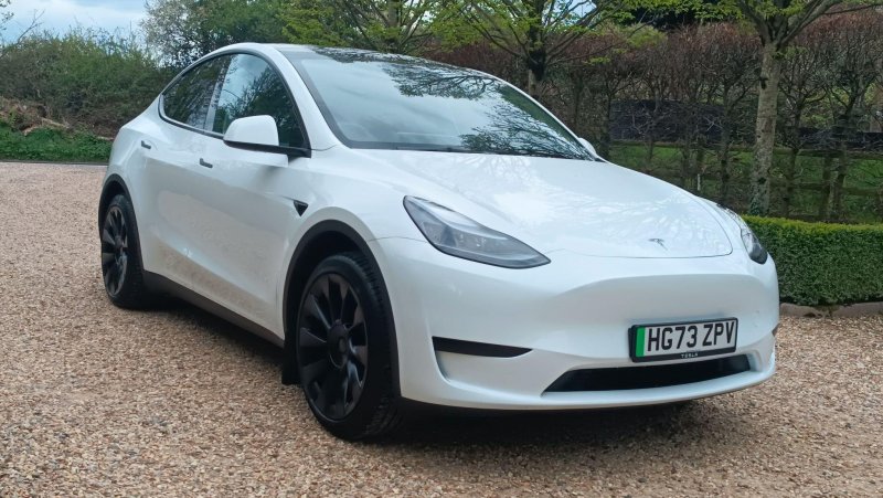 TESLA MODEL Y