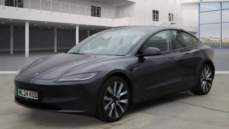 TESLA MODEL 3