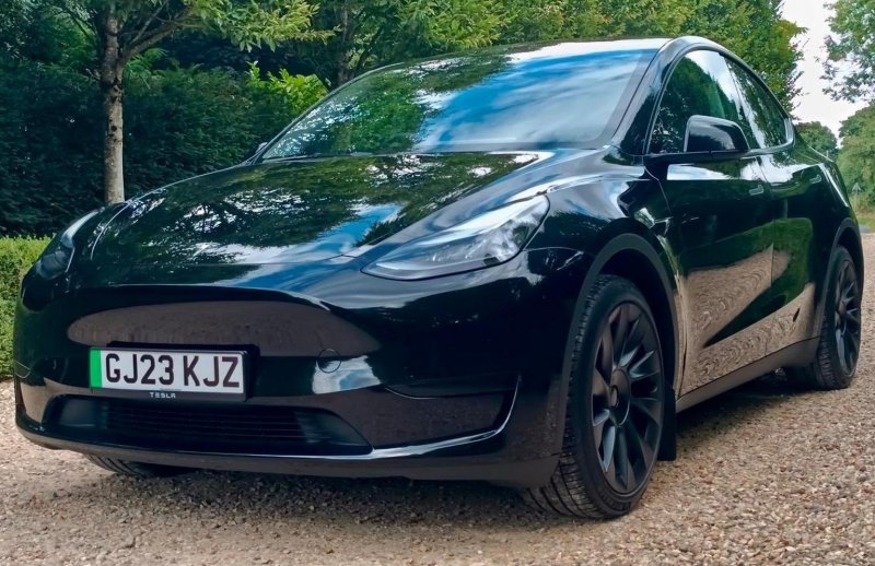 TESLA MODEL Y