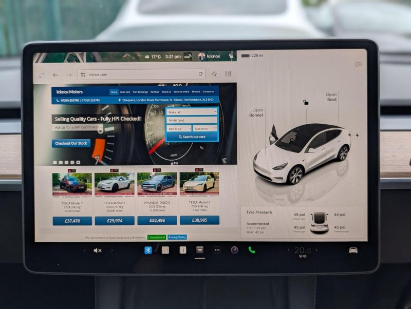 TESLA MODEL Y
