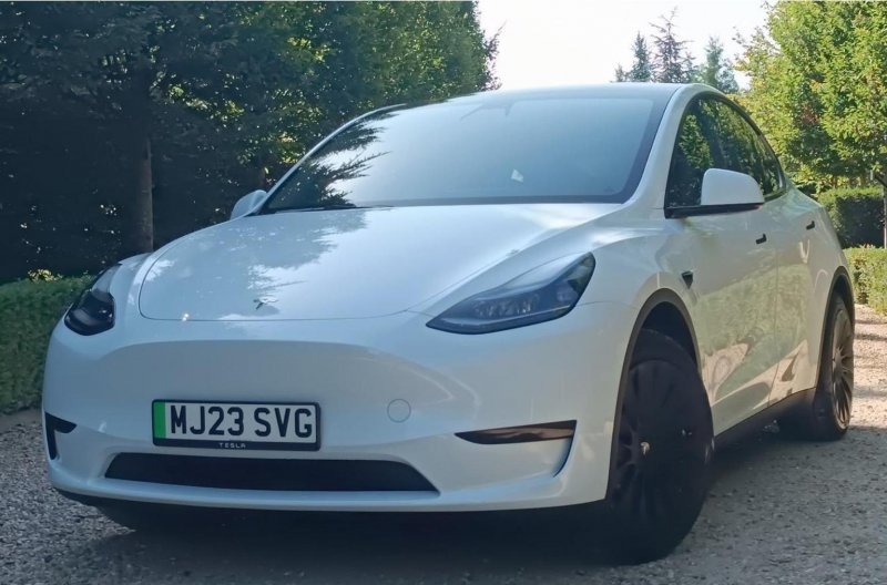 TESLA MODEL Y