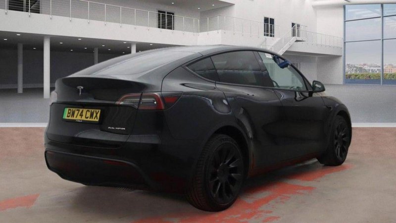 TESLA MODEL Y