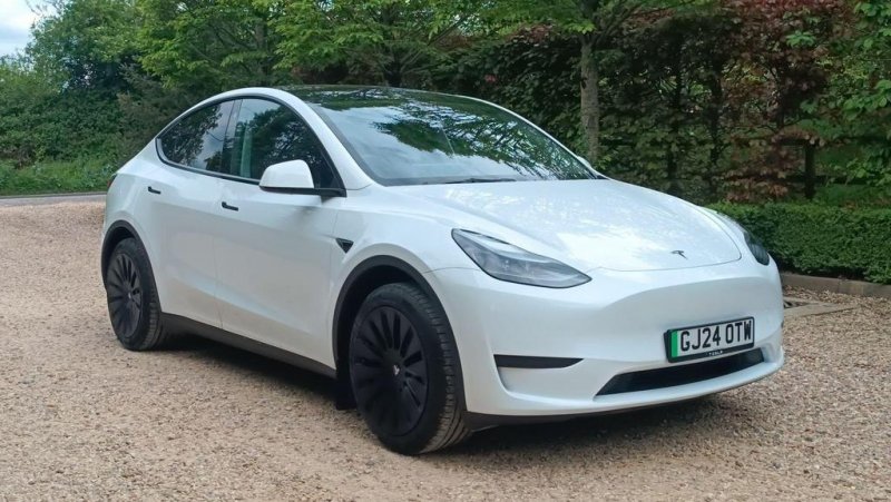 TESLA MODEL Y