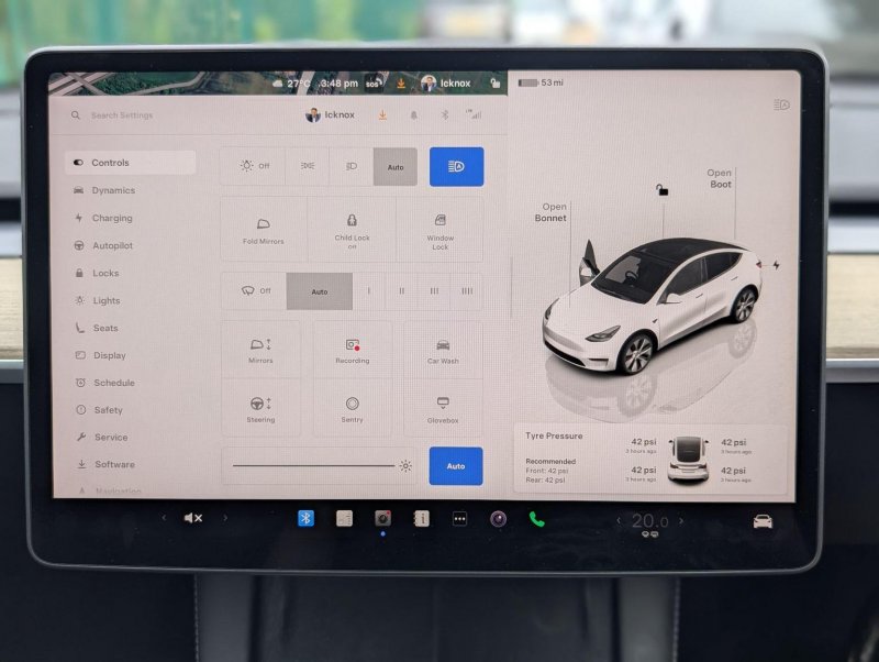 TESLA MODEL Y