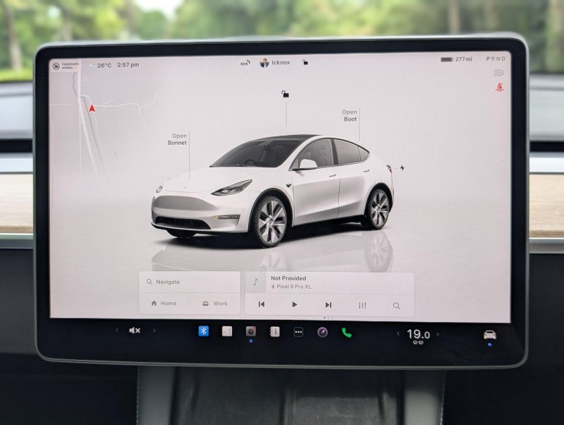 TESLA MODEL Y