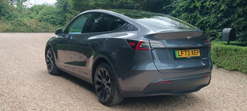 TESLA MODEL Y