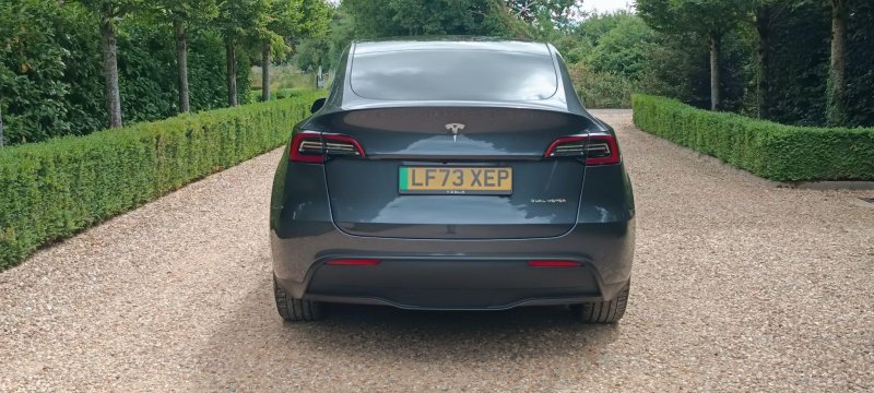 TESLA MODEL Y