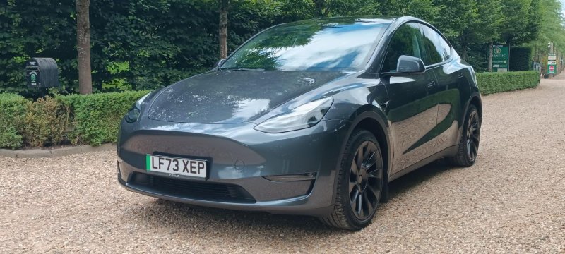TESLA MODEL Y