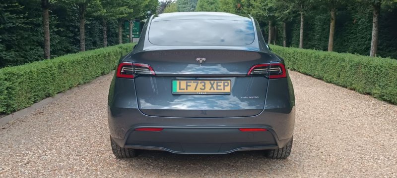 TESLA MODEL Y