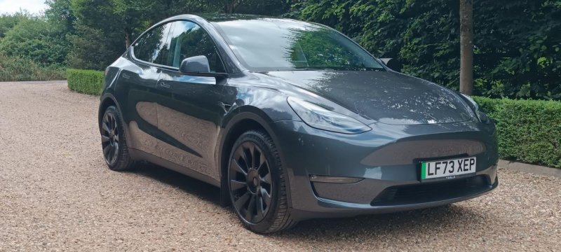 TESLA MODEL Y