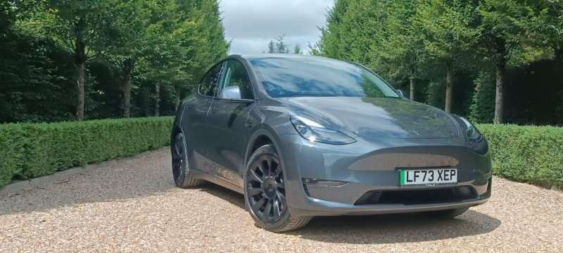 TESLA MODEL Y