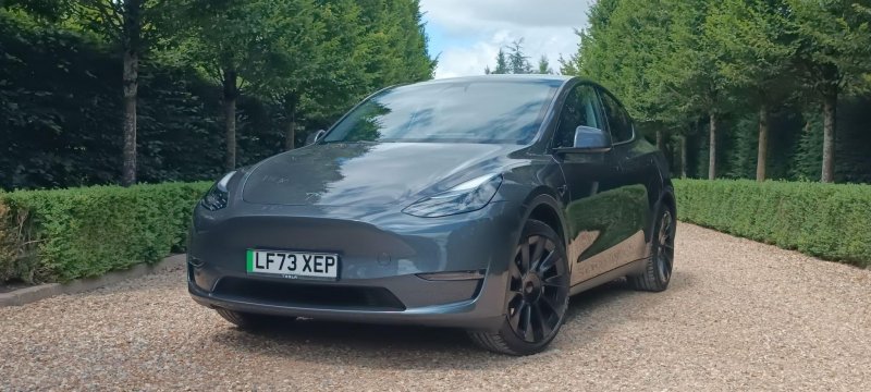 TESLA MODEL Y