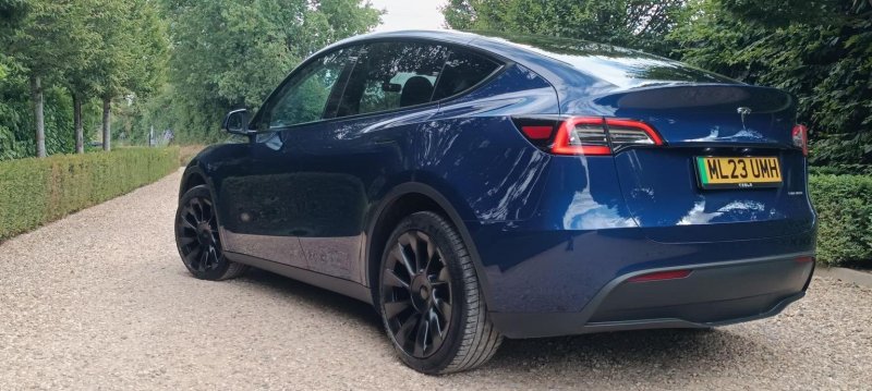 TESLA MODEL Y