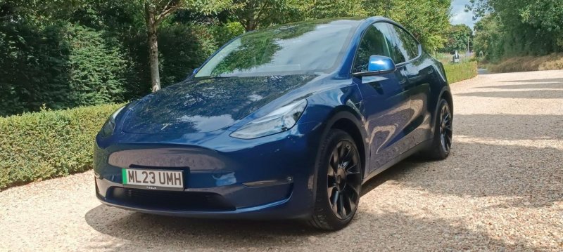 TESLA MODEL Y