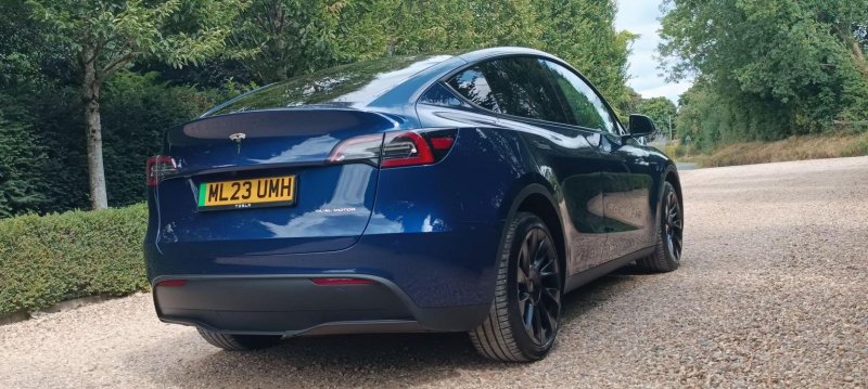 TESLA MODEL Y
