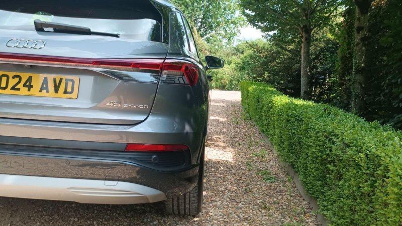 AUDI E-TRON