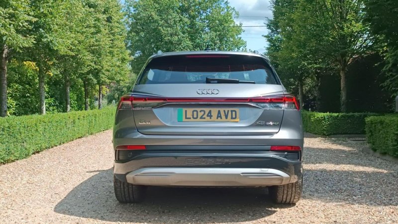 AUDI E-TRON