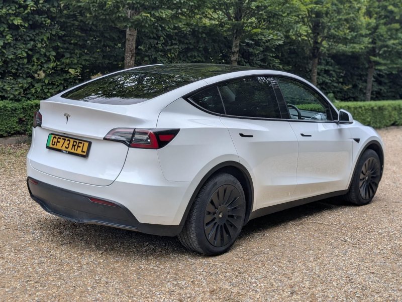 TESLA MODEL Y