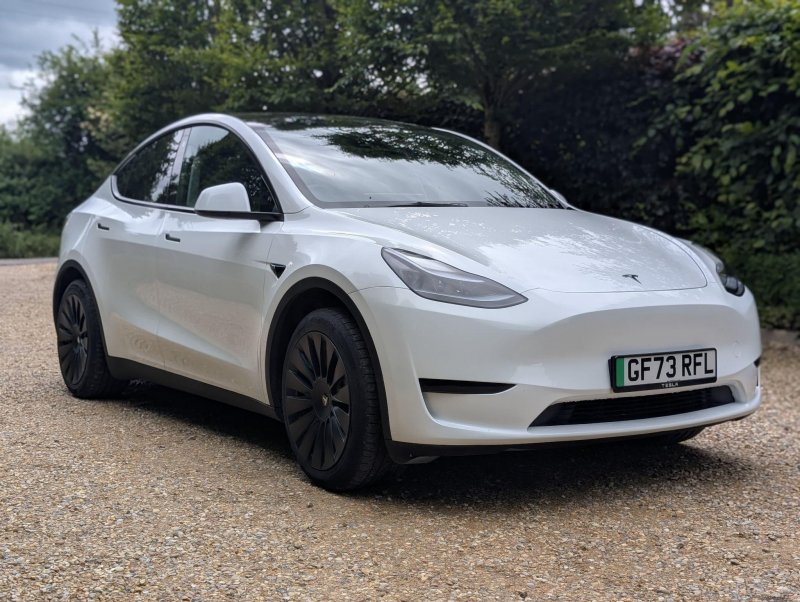 TESLA MODEL Y