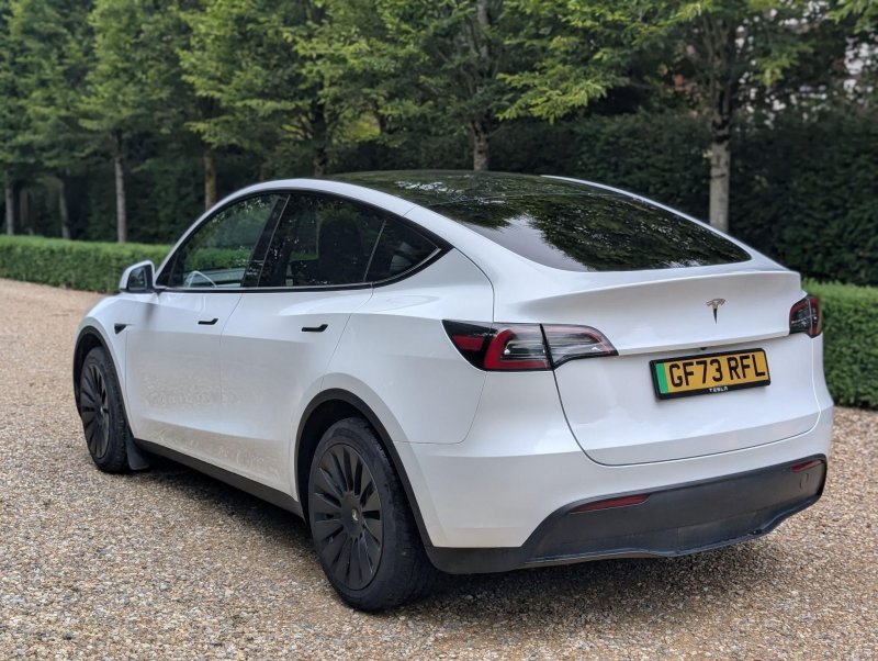 TESLA MODEL Y